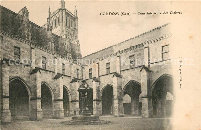 Condom Cour interieure des Cloitres