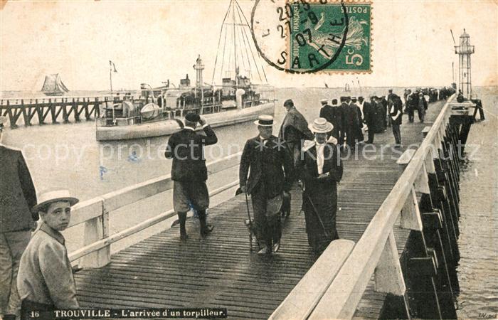 Trouville-sur-Mer Arrivee d un Torpilleur