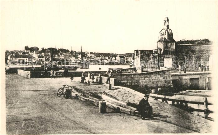 Concarneau Finistere Entree de la Ville Close et le Port
