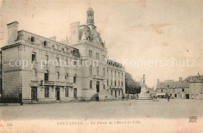 Coutances La Place de l’Hotel de Ville