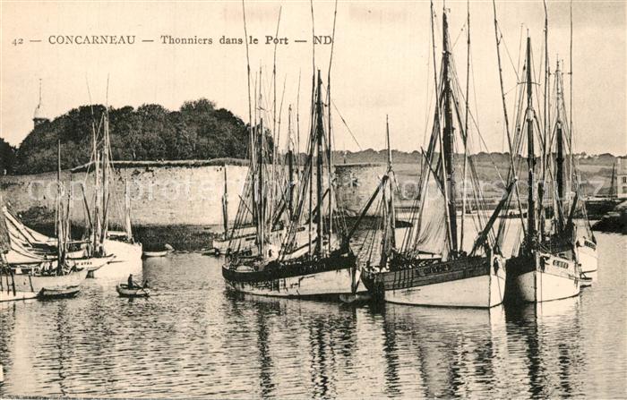 Concarneau Finistere Thonniers dans le Port