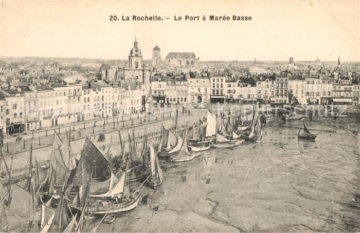 La Rochelle Charente-Maritime Le Port a Maree Basse