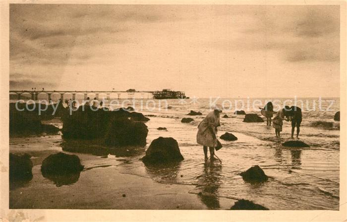 Trouville-Deauville La Reine des Plages Coucher de Soleil sur les Roches Noires