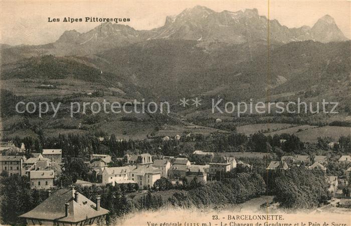 Barcelonnette Vue generale Le Chapeau de Gendarme et le Pain de Sueze