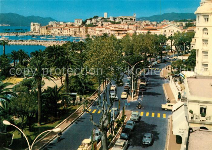 Cannes Alpes-Maritimes La Promenade de la Croisette Dans le fo