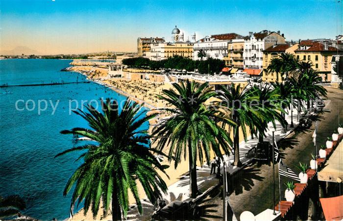 Saint-Raphael Var Le Boulevard et la plage Côte d Azur