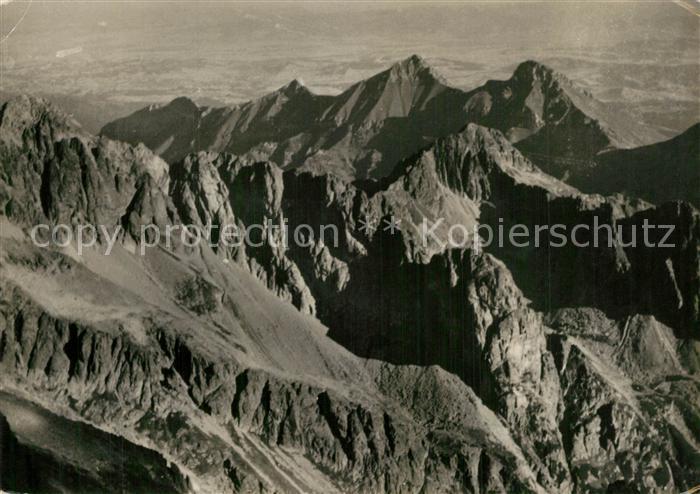 Vysoke Tatry Pohlad z Lomnickeho stitu na Kolovy Jahnaci stit jastrablu a Belans