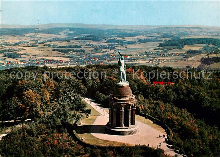 Detmold Hermannsdenkmal im Teutoburger Wald Fliegeraufnahme