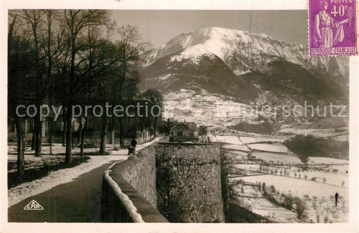 Embrun Promenade de l'Archevêché Rond Point et