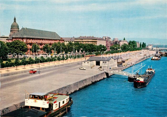 Mainz Rhein Rheinufer Bootsanleger Kurfuerstliches Schloss