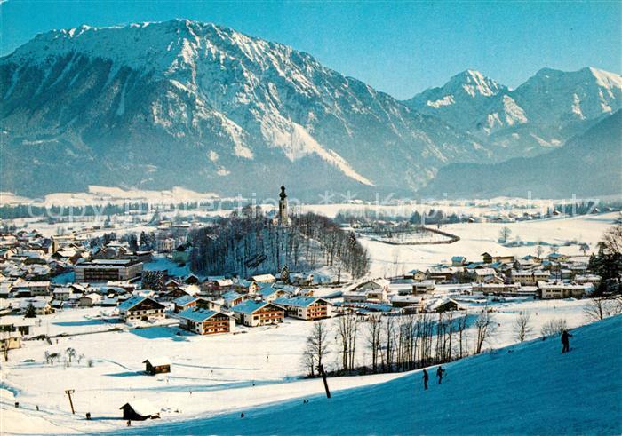 Ruhpolding Gesamtansicht mit Rauschberg und Sonntagshorn Chiemgauer Alpen Winter