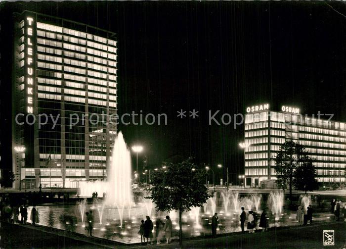 Berlin Ernst Reuter Platz Wasserspiele Nachtaufnahme