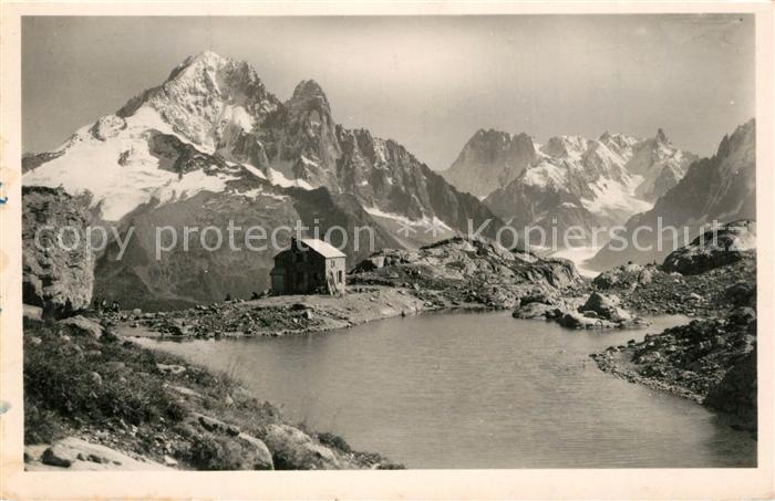 Chamonix Chalet du Lac Blanc Les Grandes Jorasses et les Aiguilles Verte et Dru