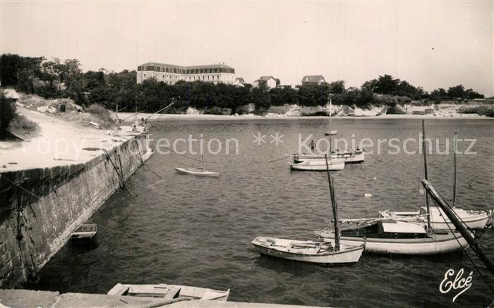 Saint-Georges-de-Didonne Vue sur le Port et la Colonie de Vacances de Miramar