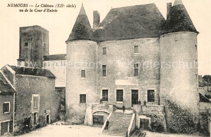 Nemours Seine-et-Marne Le Chateau vu de la Cour d Entree