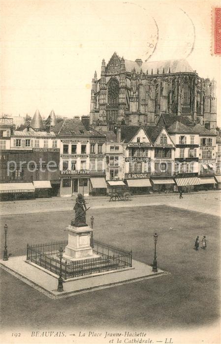 Beauvais 60 La Place Jeanne Hachette et la Cathedra