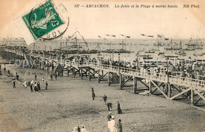 Arcachon Gironde La Jetee et la Plage a maree haute