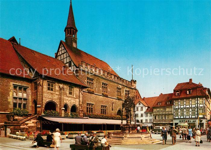 Goettingen Niedersachsen Marktplatz mit Rathaus