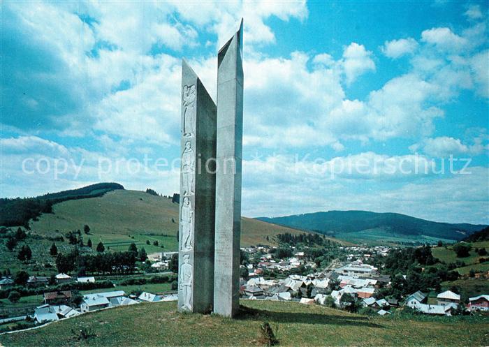 Cierny Balog Celkovy pohlad na obec s pamaetnikom SNP Denkmal