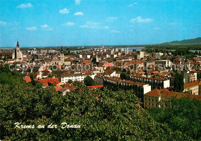 Krems Donau Panorama Blick vom Wachtberg auf das Stadtzentrum