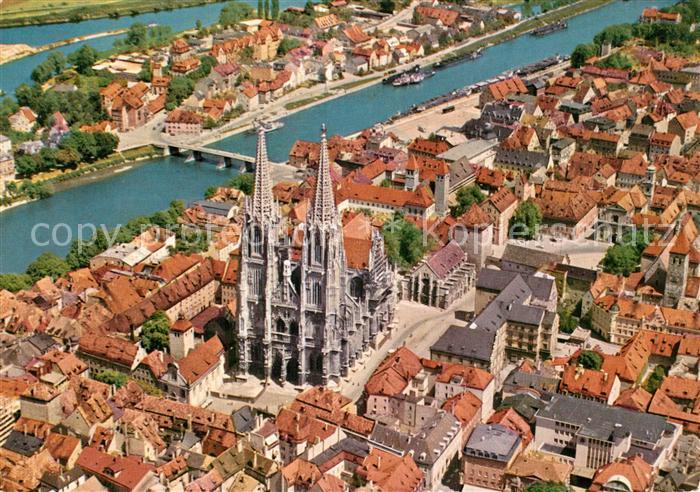 Regensburg Stadtzentrum Dom St Peter Fliegeraufnahme
