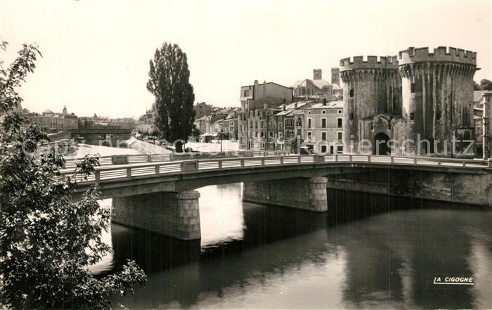 Verdun Meuse Le pont et la porte chaussee
