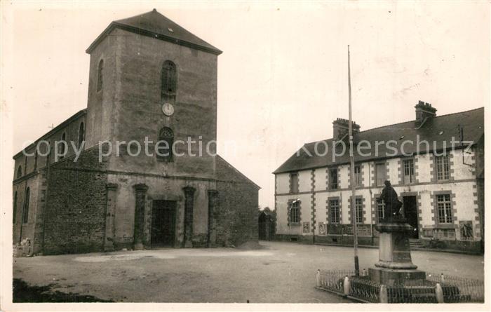 Plouguenast Eglise et la Mairie