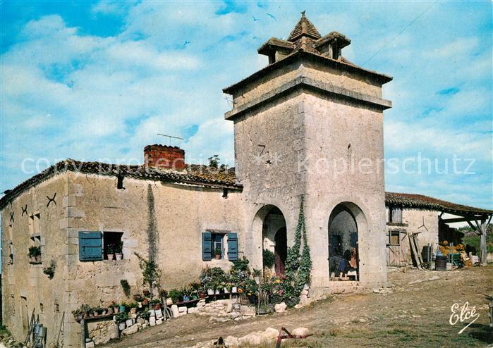 Sainte-Bazeille Vieille ferme typique dans la campagne Lot et Garonnaise