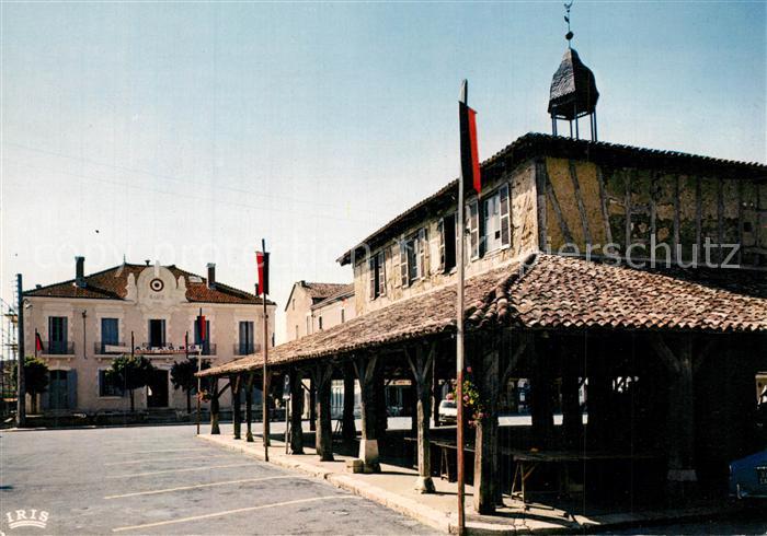 Villereal Ville Royale La Halle et la Mairie