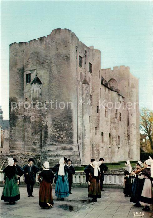 Niort 79 Groupe Folklorique Les Gueurlets dau Pouetou Le Brisquet Cellois