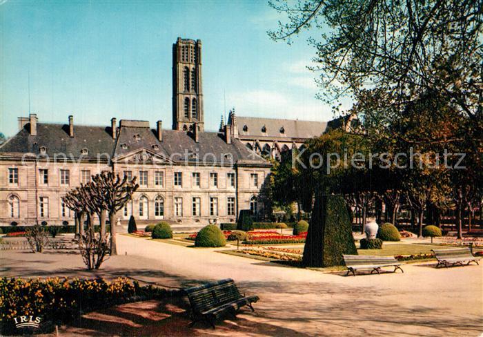 Limoges Haute Vienne Les jardins et le Palais de l’Eveche au fond le clocher de