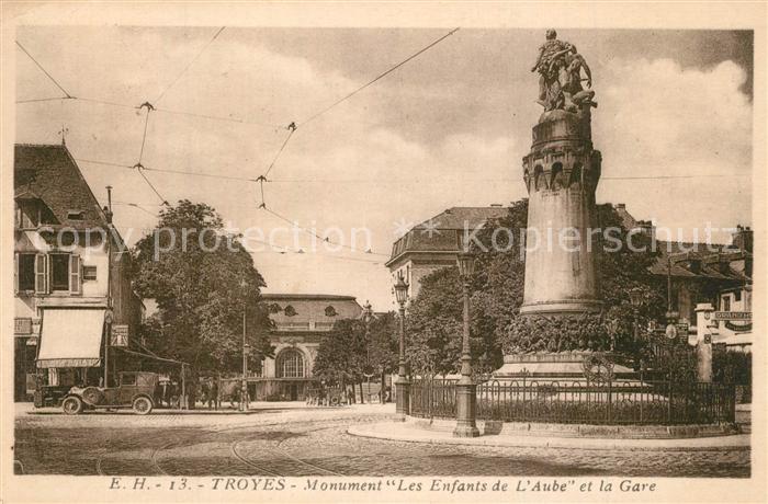 Troyes Aube Monument les Enfants de L Aube et le Gare