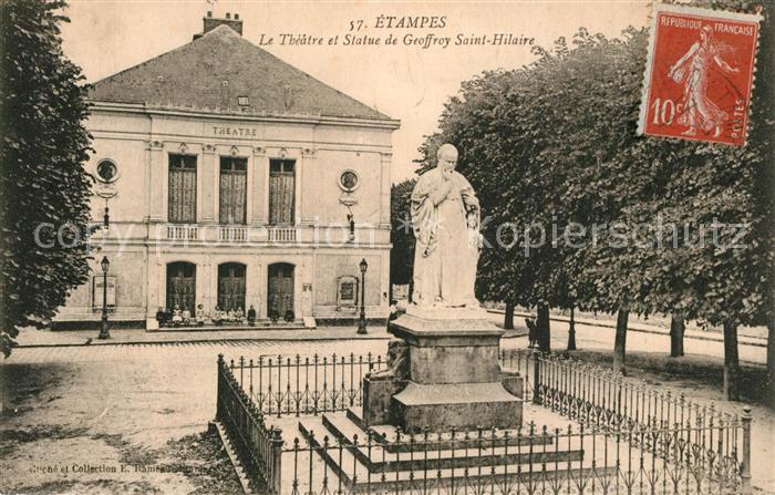 Etampes Theatre et Statue de Geoffroy Saint Hilaire