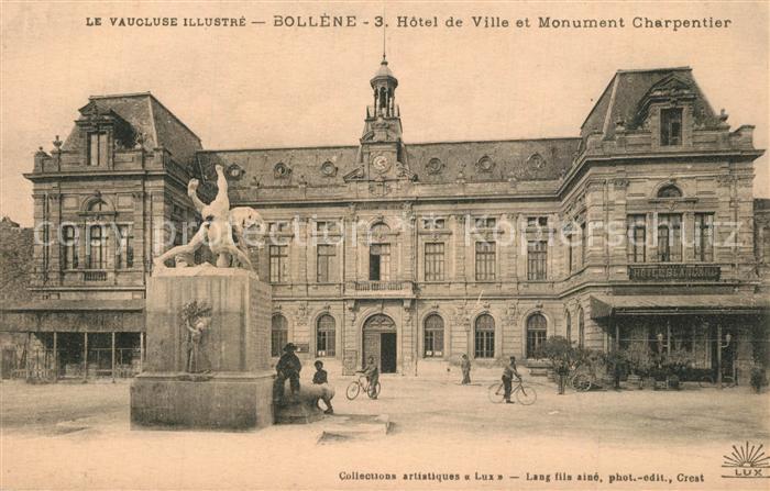 Bollene Hotel de Ville et Monument Charpentier