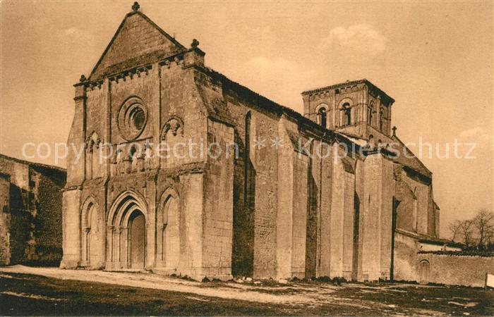 Lignieres-Sonneville Eglise Facade reconstruite en style got