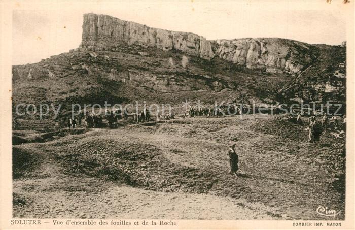 Solutre-Pouilly Vue d’ensemble des fouilles et de la Roche