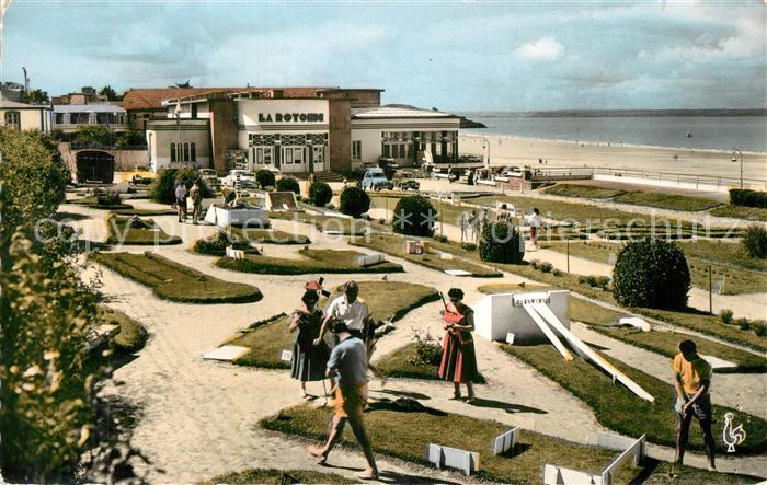 Val-Andre Le Casino et son Golf Miniature et vue sur la Baie de Saint Brieuc