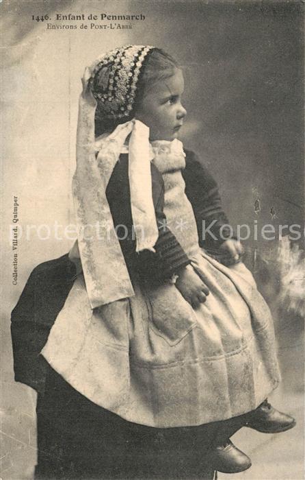 Penmarch Un enfant en costumes Trachten