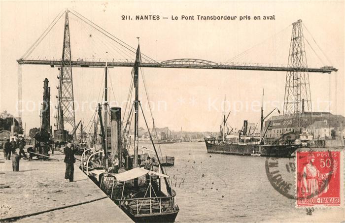 Nantes Loire Atlantique Pont Transbordeur pris en aval Bateaux
