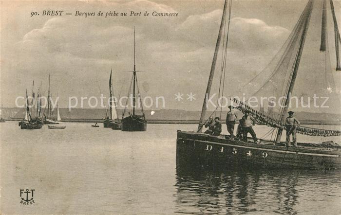 Brest 29 Barques de pêche au Port de Commerce