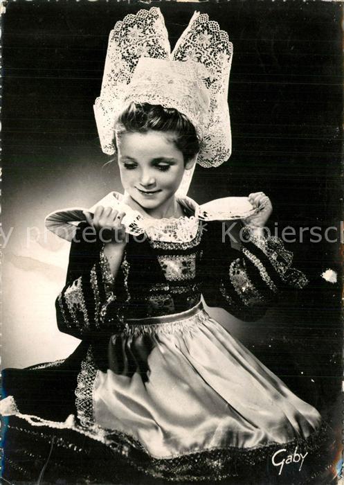 Bezec Conq Costume d une petite fille Trachten