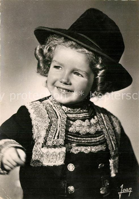 Pont-Aven Costume d un petit garcon de la région Trachten