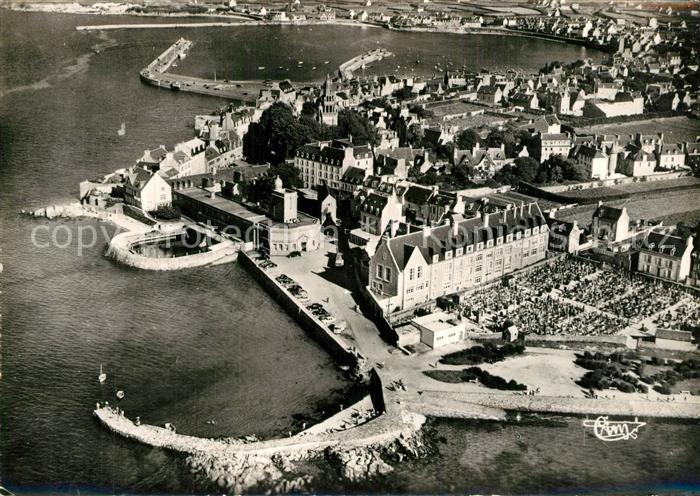 Roscoff Le Laboratoire et l'Aquarium vue aérienne