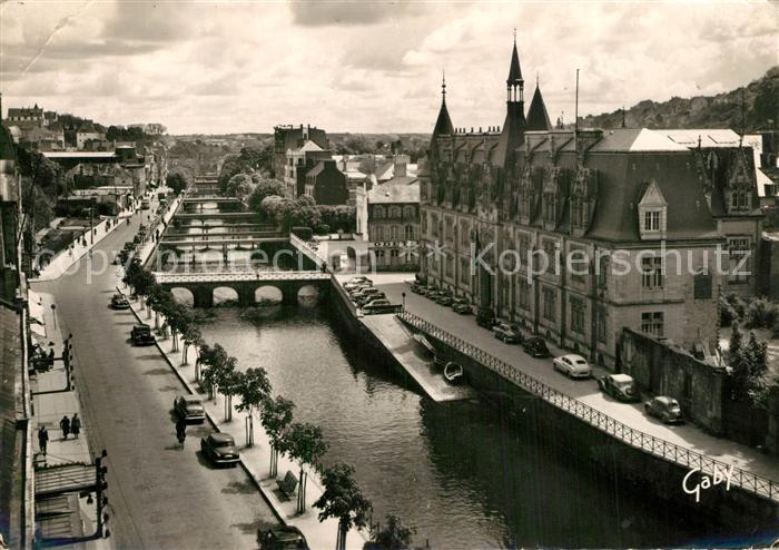Quimper Passerelles sur l'Odet et la Prefecture
