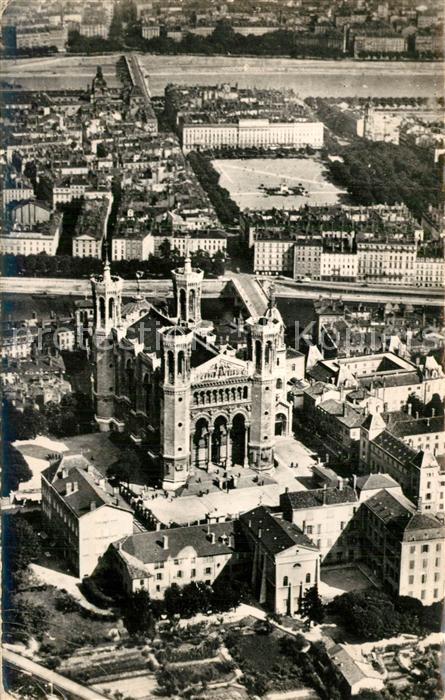 Lyon France Vue aerienne ND de Fourviere et le quartier Bellecour