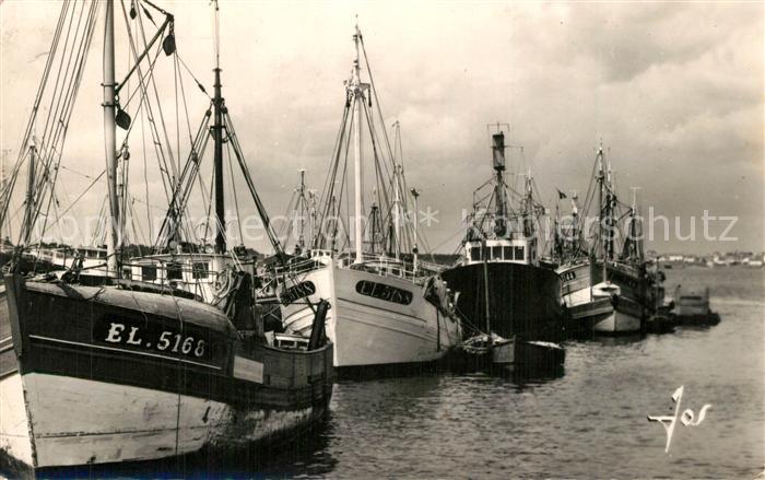 Etel Chalutiers dans le port