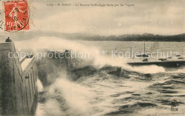 Saint-Malo 35 Le Bastion St Philippe battu par les Va