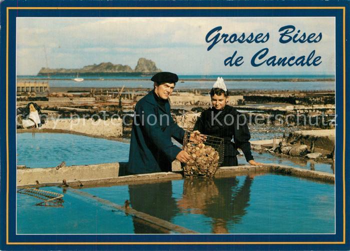 Cancale Couple en costume dans les parcs a huitres