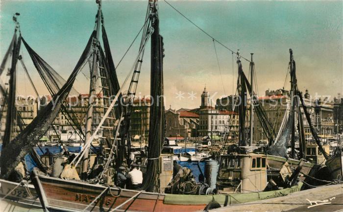 Marseille Bouches-du-Rhone Tartanes au repos