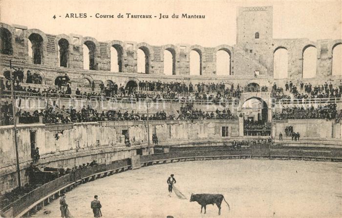 Arles Bouches-du-Rhone Course de Taureaux Jeu du Manteau